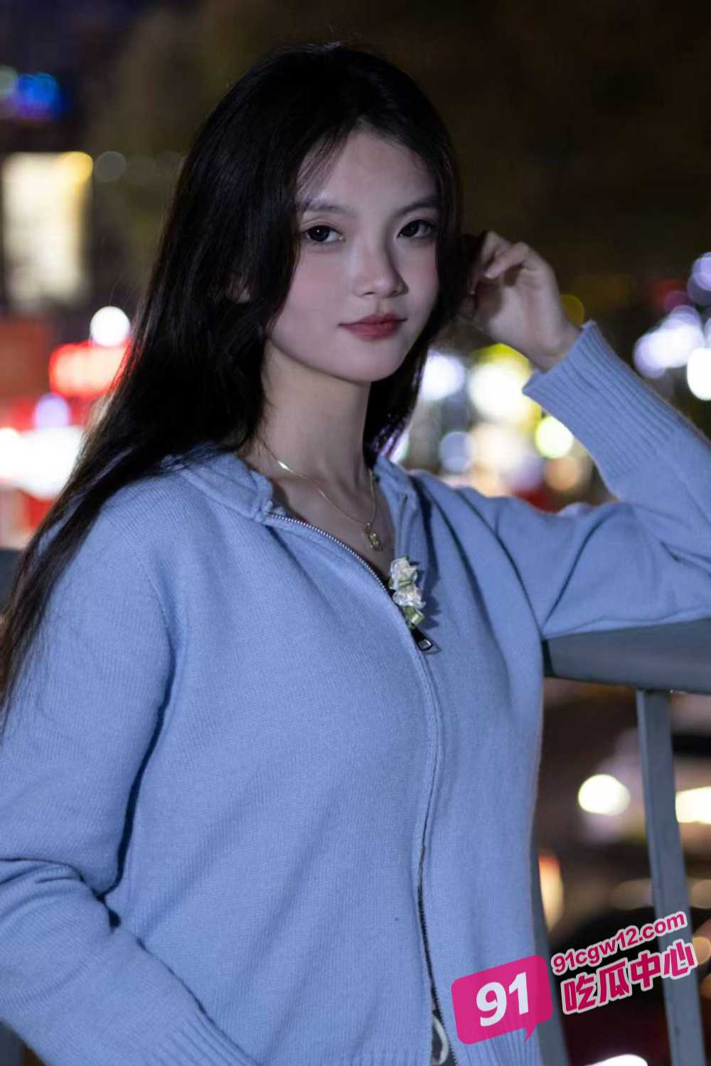 小情侣自拍性爱视频～性感女友主动上位享受着男友肉棒的攻击！ 配图2