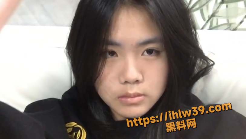 自给自足 反差母狗尿一瓶大黄尿然后再全部喝下去 真正的实现了永动机自我循环！