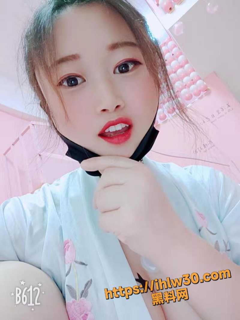 山西太原狼友福利来了大奶人妻拍摄洗澡自慰私拍公交车上露出 颜值不高但贵在真实 骚不骚你们说算！