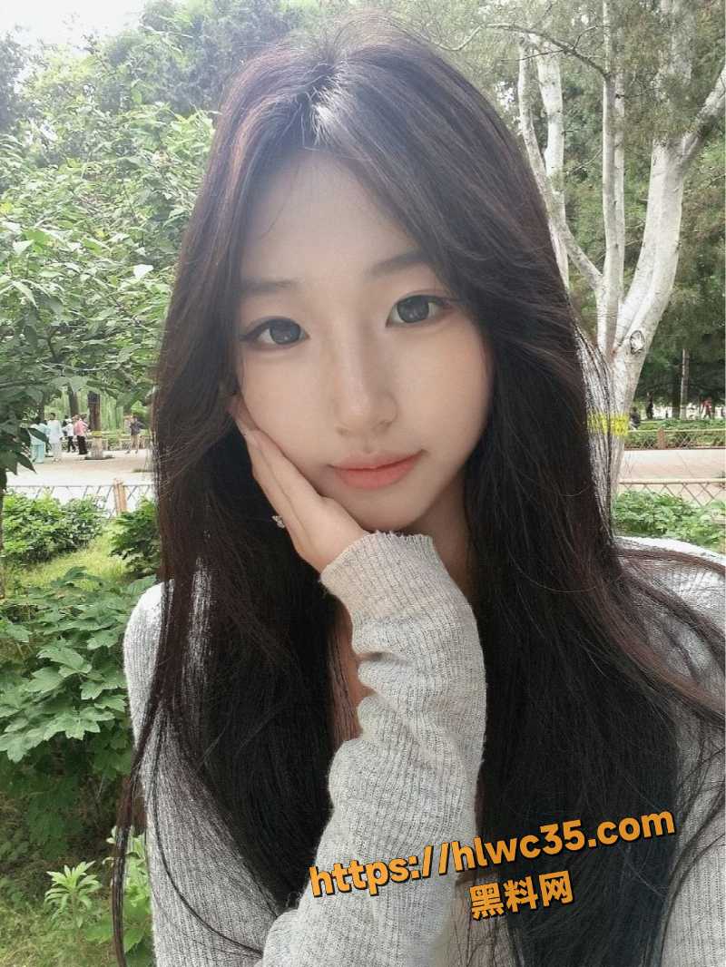 济南眼镜妹 李语蓉 文静脸下是骚到无边 丝袜高跟主动骑乘 高难度体位性爱