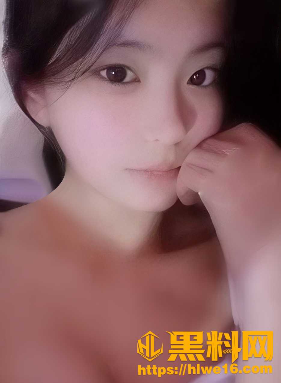 庄河职业教育中心 孙依琳 与网友裸聊自慰 水晶假屌狂插嫩穴淫水飞溅