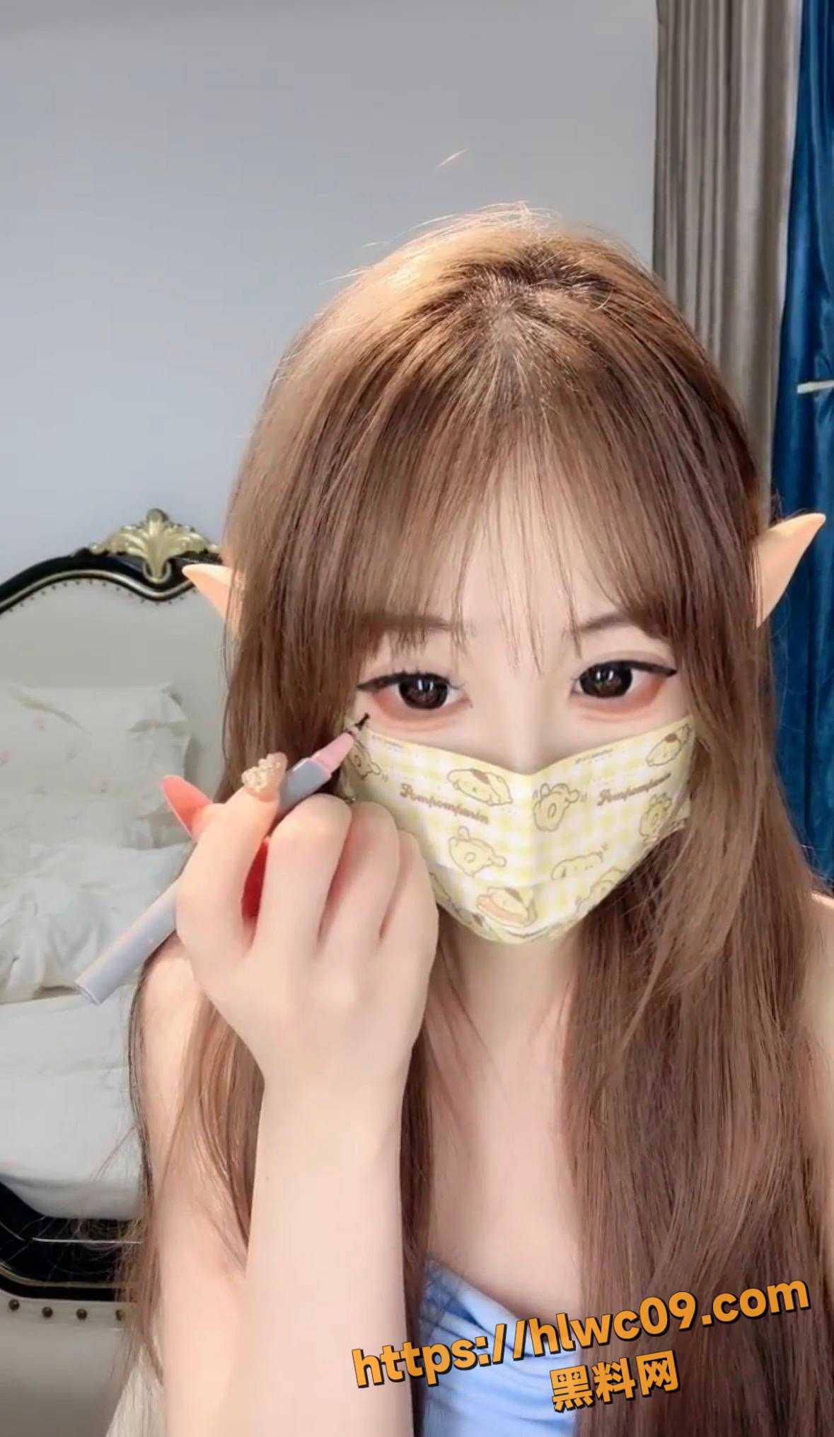 推特白虎萝莉 酥酥ovo 大眼萌妹自慰大秀 私密嫩穴插入超大道具