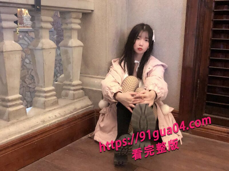 妻子诱惑年轻的儿子04