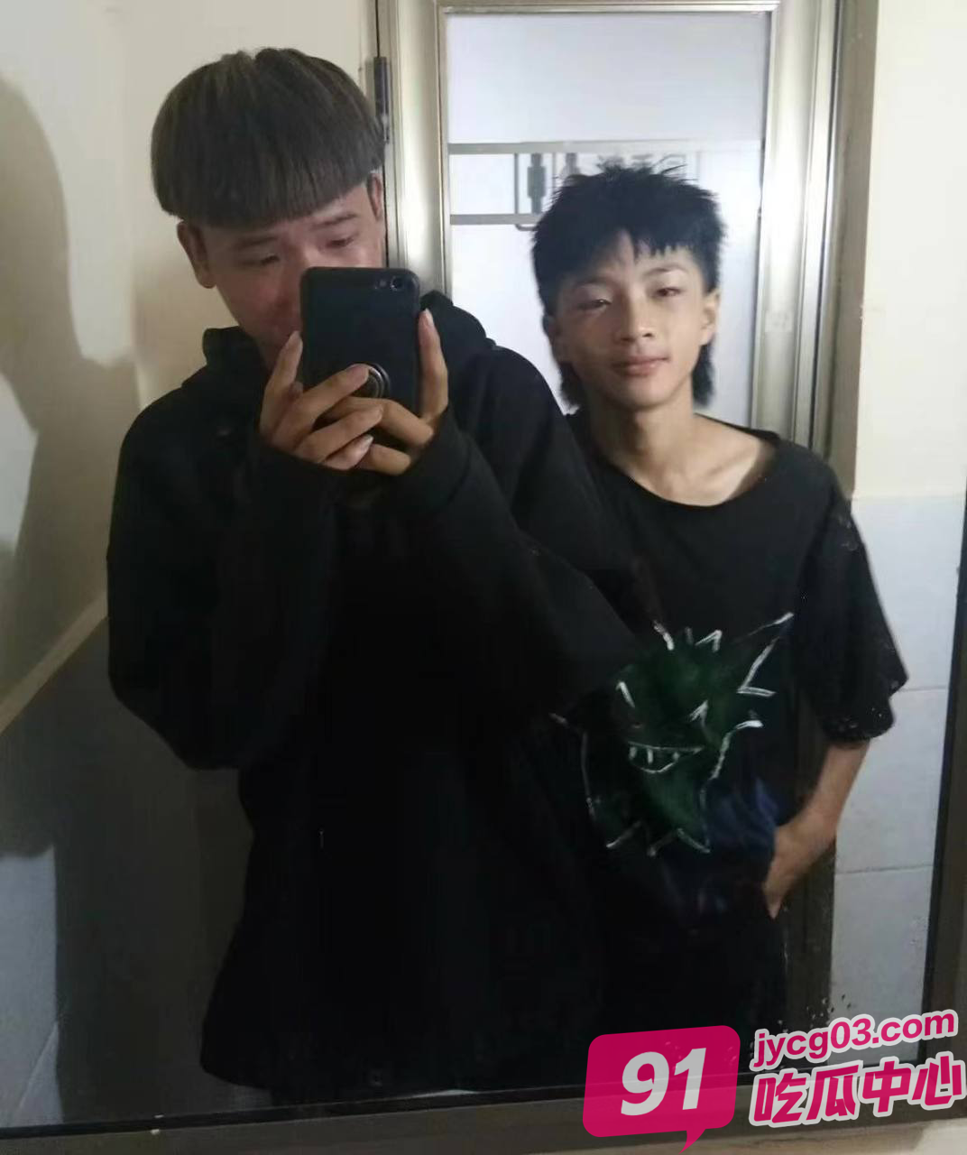 男友竟然是gay！献身金主吃软饭！女友得知后愤怒曝光！ 配图10