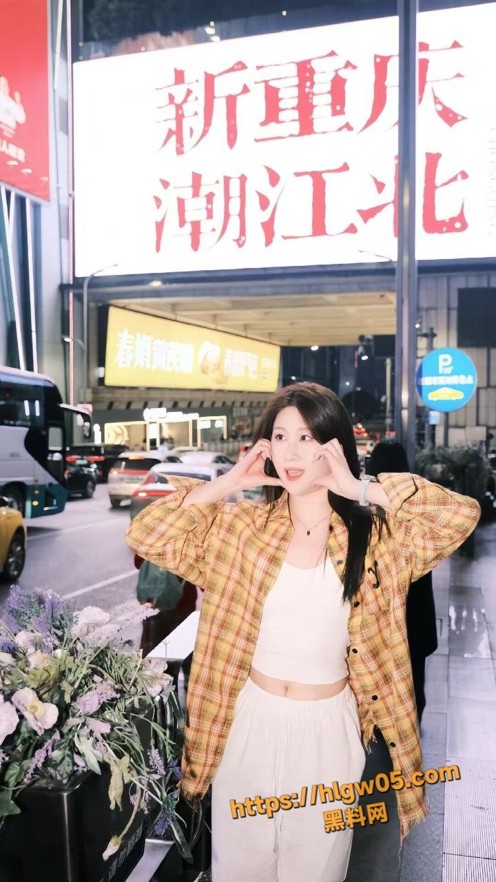 浙江义乌00后清纯美女 李丹 激情啪啪视频被男友泄密 口交技术超绝 黑丝诱惑后入爆操 反差至极！