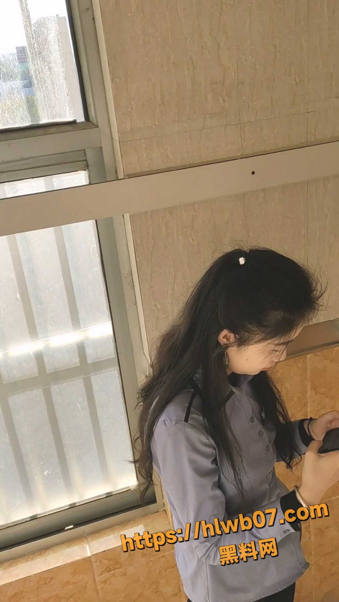 最新流出女厕全景偷拍 性感少妇到清纯大学生 茂盛黑森林和白虎嫩穴！