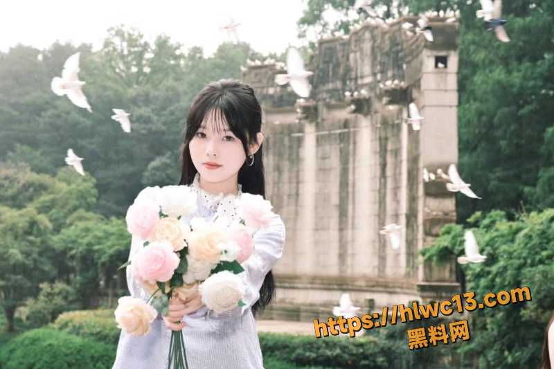 南京高颜值反差嫩妹 刘梓玥 护士制服口交车震女上位样样精通