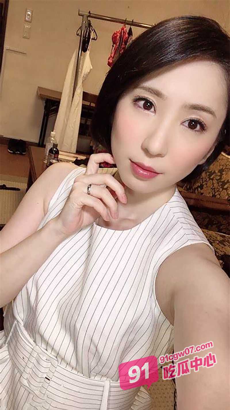 撸片推荐~淫荡岳母与女婿激起欲火 享受女婿带来的极致快感!