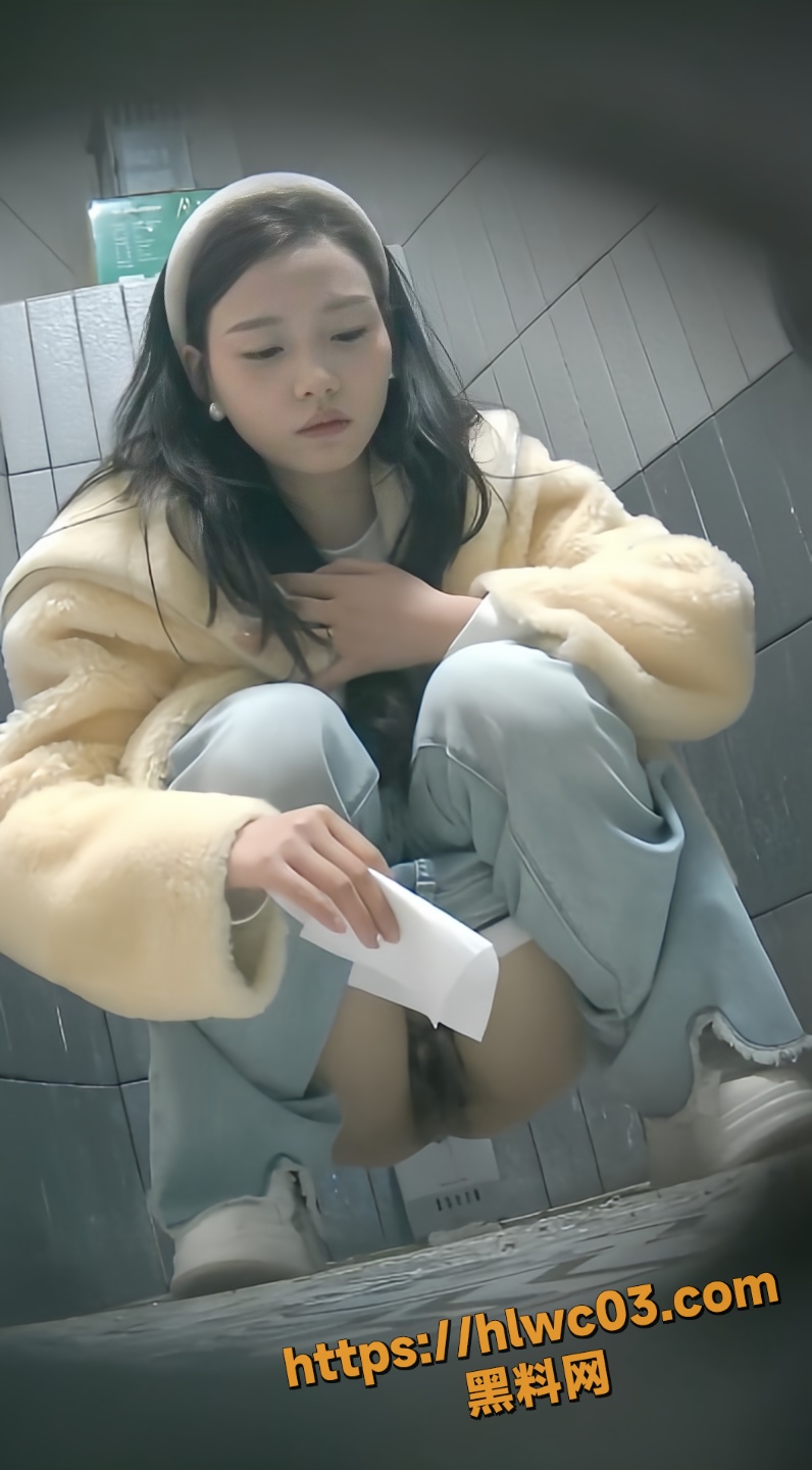 高清偷拍 写字楼女厕多位美女 脸穴同框的私密瞬间