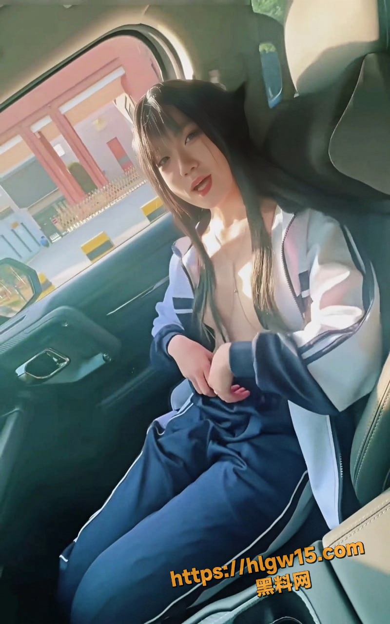 西萌工作室人气女神 柚柚 最新私拍流出 真空校服黑丝商场露出 楼梯间激情做爱 刺激感爆棚！