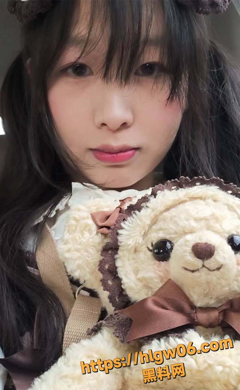 推特新晋福利姬 小绒ovo 付费定制裸舞流出 定制裸舞抖奶福利流出 性感尤物化身情欲猛兽!