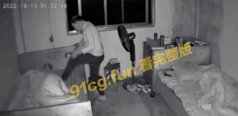 无辜老人遭受暴力对待
