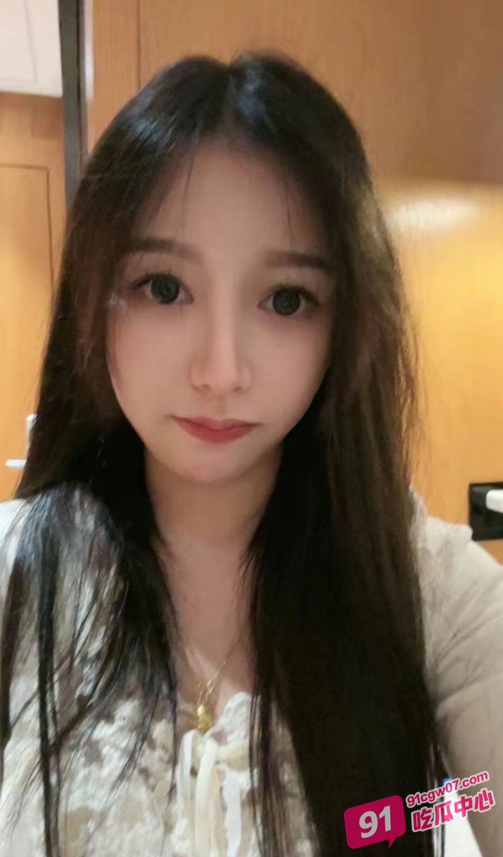 杭州性感女神赵琴 表面纯欲天使 私底经常拍全裸视频骚媚入骨！ 配图3