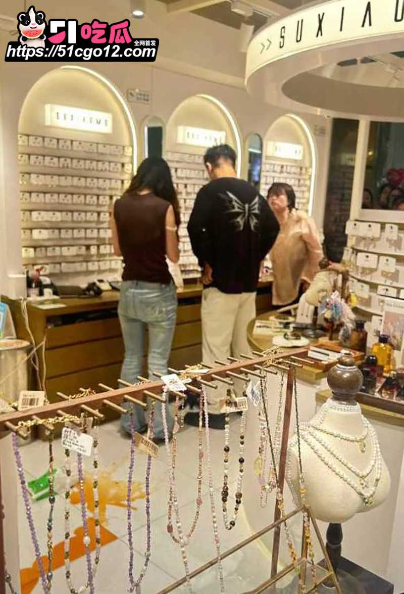 如皋吾悦广场抓小三1 1 如皋吾悦广场抓小三1 1