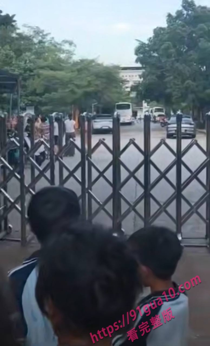 新盈中学学生翻墙触电死亡2