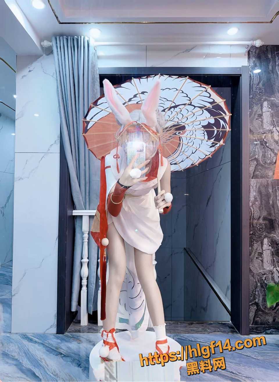 极品露出萌妹 一只啵啵兔 表面清纯校花嫩妹 私下是反差婊母狗 表面越是清纯私下越是放荡
