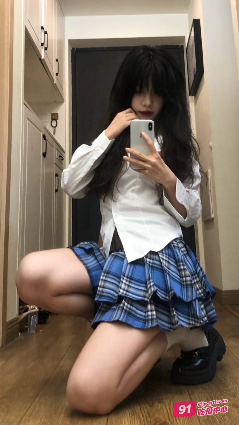 校园萝莉风私拍流出！宁波大学秦月舒丝袜美腿挑逗力拉满 足控必看！ 配图7