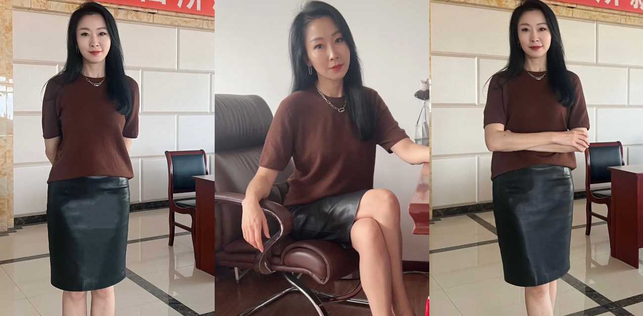 海角母子乱伦 妈妈被儿子操到尿失禁 从卧室狂干到客厅沙发 汗水淋漓刺激拉满!