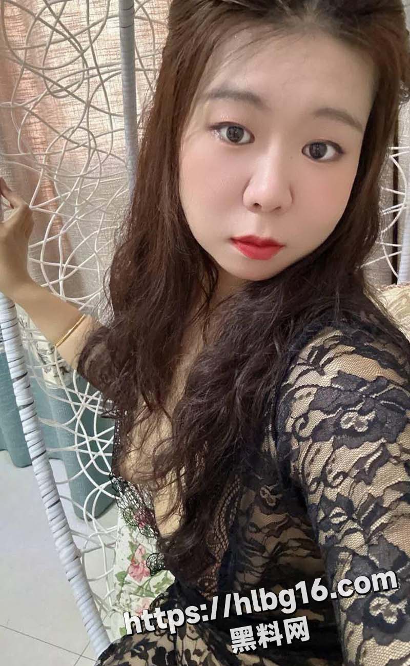 福建已婚人妻 风韵犹存少妇被绿毛龟曝光 酒店约单男打炮 绿帽老公在一旁打飞机