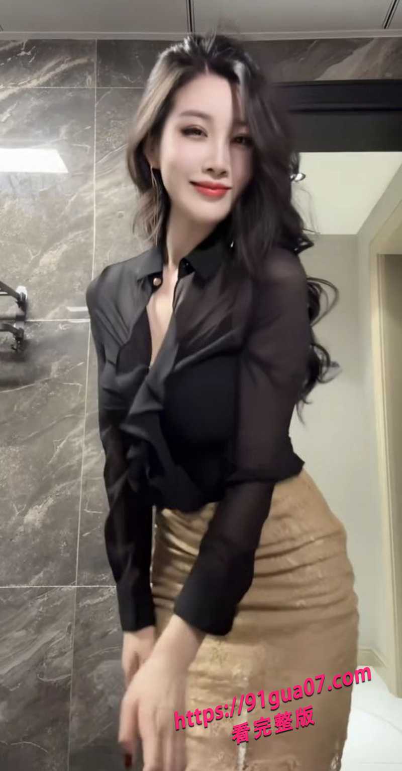 美女跨年夜勾引弟弟05
