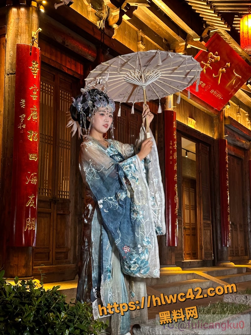 山东青岛美少妇 徐雯瑤 抖音风紧身骚舞及性爱视频合集 丰满肉感大屁股开裆丝袜超诱惑