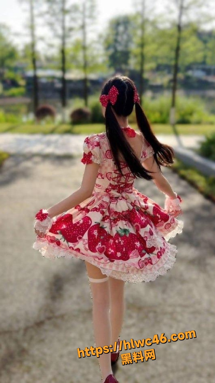 推特甜美福利姬 小妍 被胖哥猛操视频流出 画面刺激到喷血
