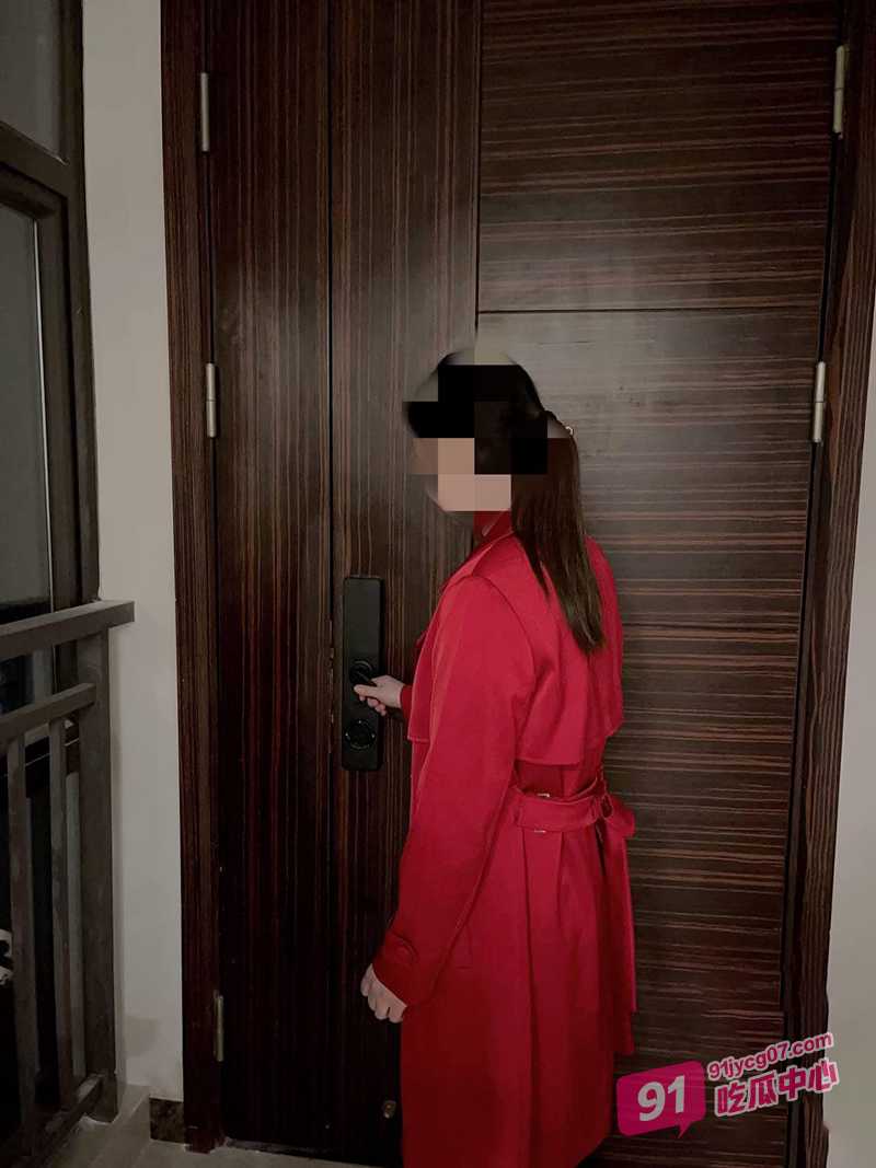「母子乱伦」听隔壁情侣做爱 来感觉给老妈伺候到舒服的不行!