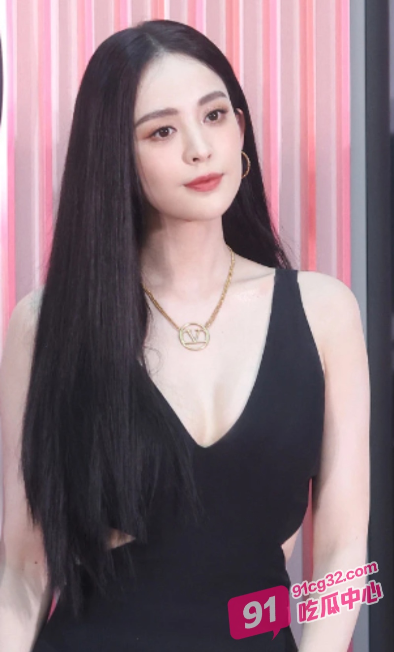 古力娜扎爆改短发女老板 全身涂油瑜伽垫激情做爱！ 配图3