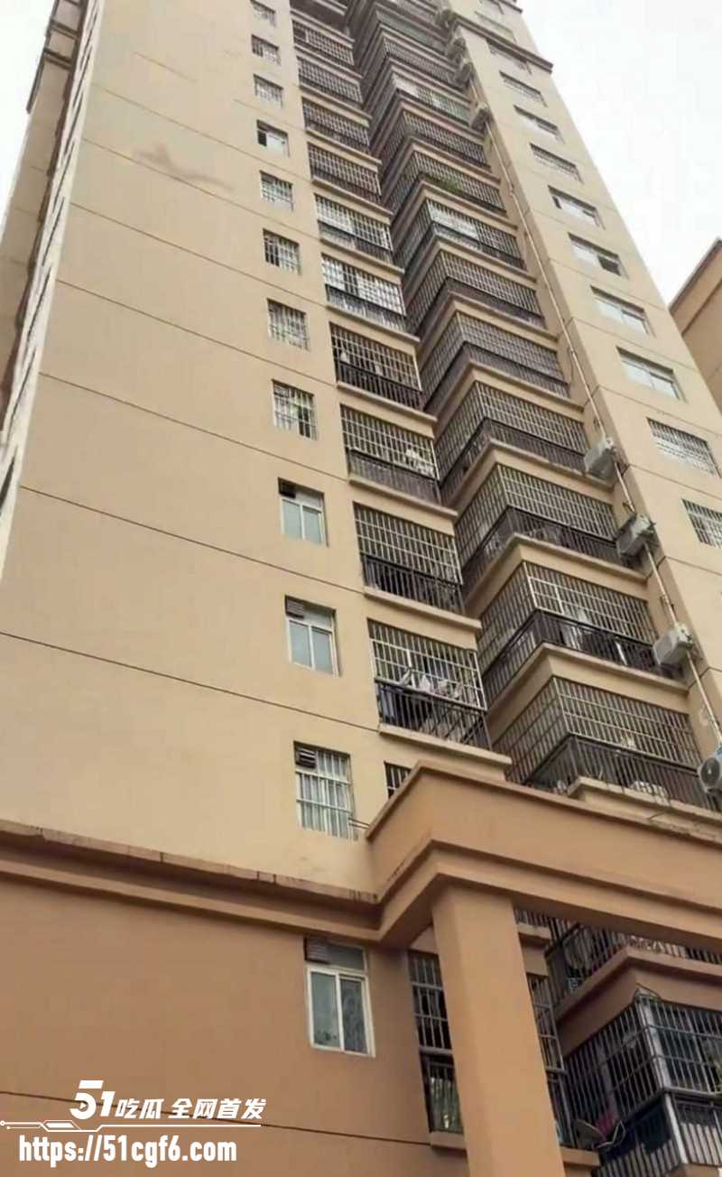 广西南宁袁记水饺跳楼事件08