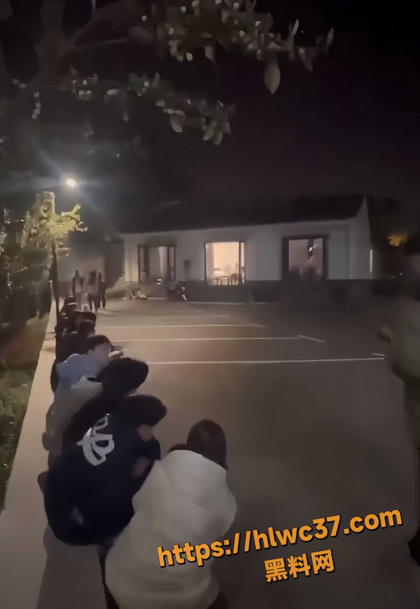 天津现代传媒职业学院 教师宿舍忘拉窗帘后激情开战 不雅视频随之曝光