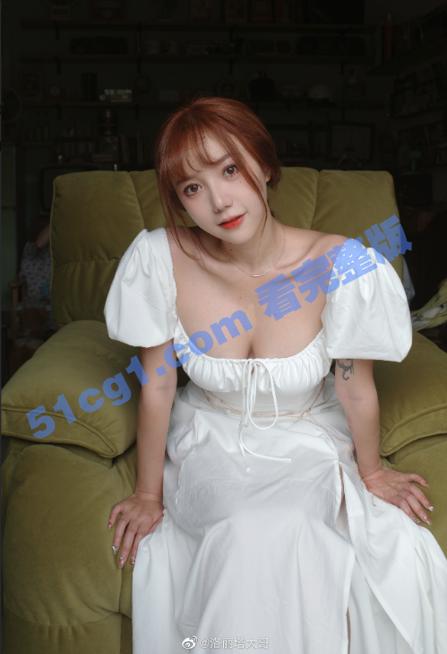 B站二次元主播洛丽塔大哥直播漏点看起来好像还没那么黑好像还有点粉粉的