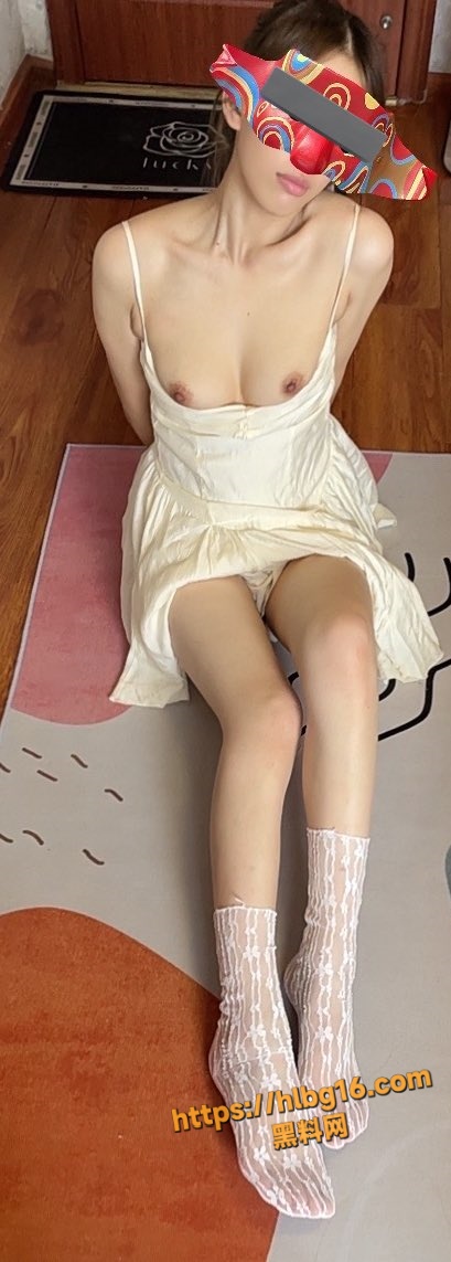 浙江绿帽夫妻 还没被第二个男人无套过 有点期待淫妻这条路 想被内射被多人！