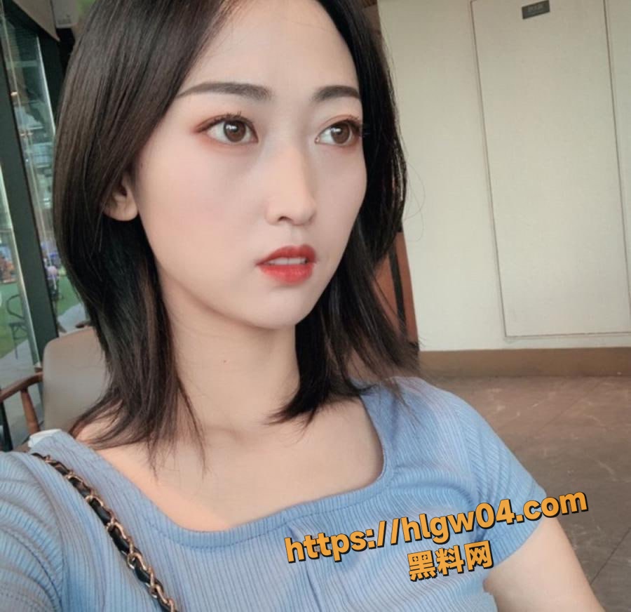 陕西西安淫荡绿帽夫妻视频泄密 骚货老婆被大鸡巴猛插到高潮流水阴唇颤抖 老公在一旁观看！