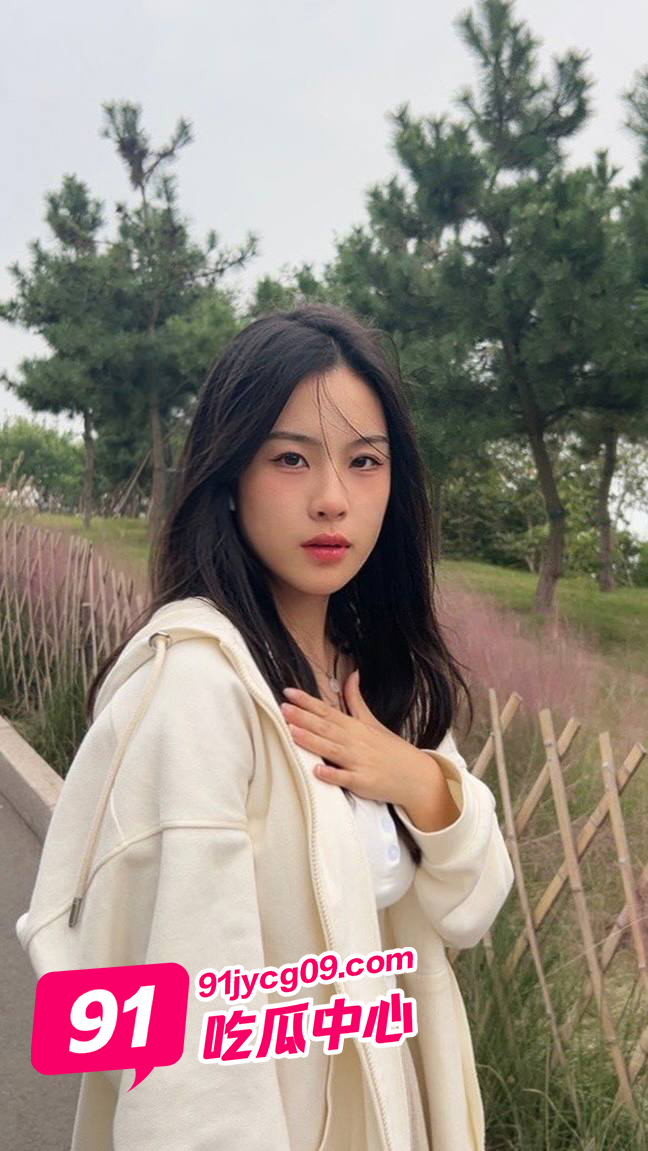 学生妹李希人前女神人后胯下母狗 床上卖力就是她的筹码！