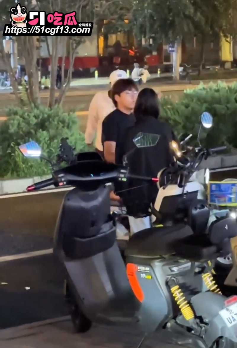 包头三角恋大瓜富婆深夜抓奸小白脸出轨5拷贝 包头三角恋大瓜富婆深夜抓奸小白脸出轨5拷贝