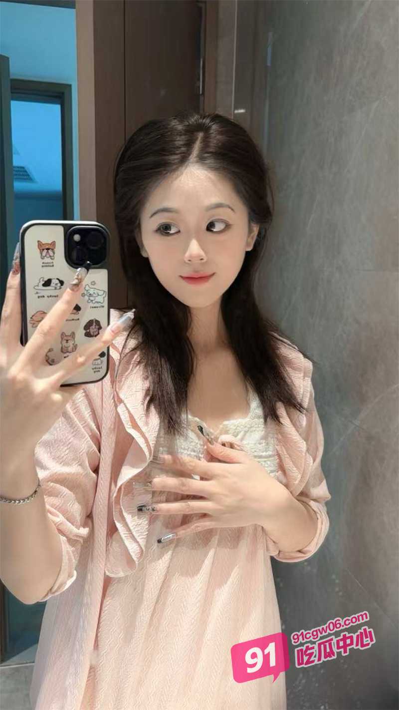 独家爆料 20岁美少女ktv喝醉 被众人插到屁眼外翻 最后被当作垃圾丢在一边 配图2