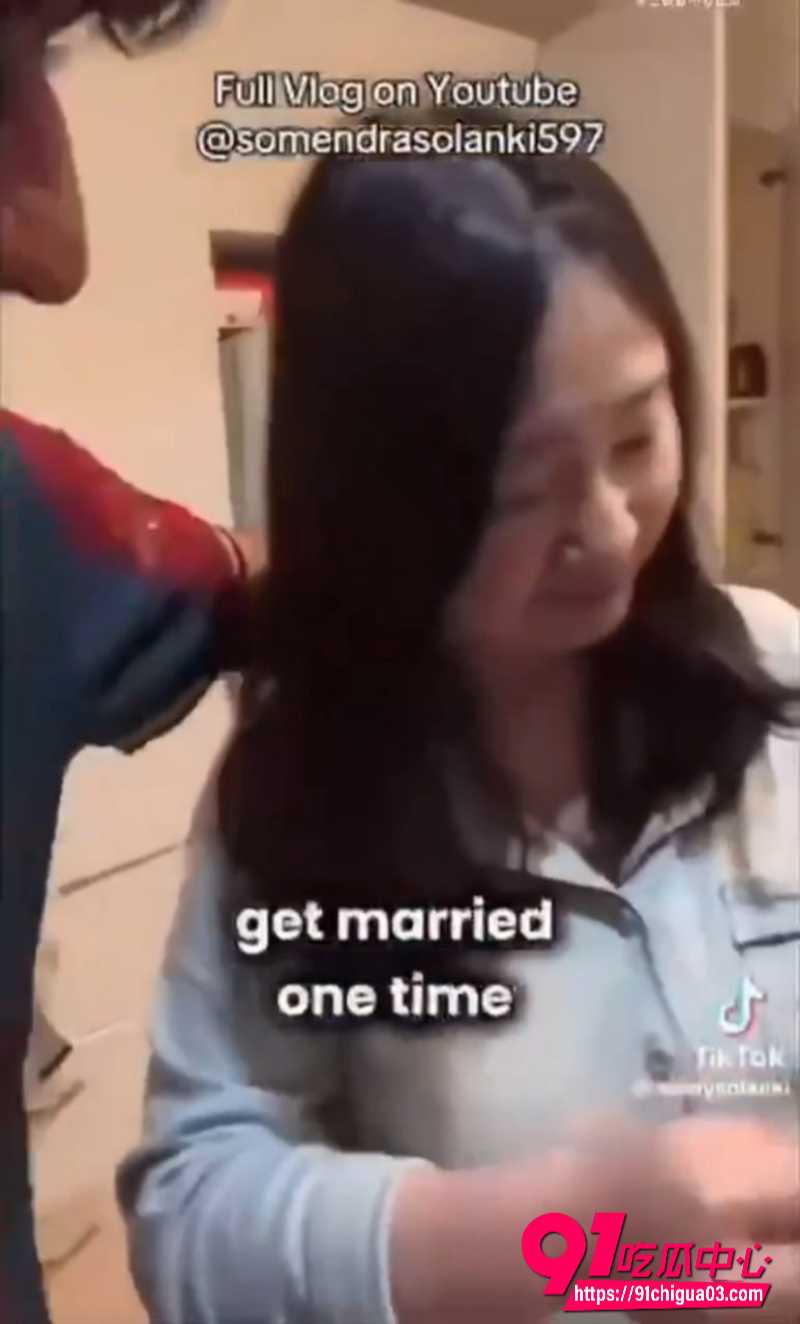 印度博主在外媒炫耀中国妻子为其做饭成为了网红 为什么嫁给印度人的中国女孩都是贤妻?