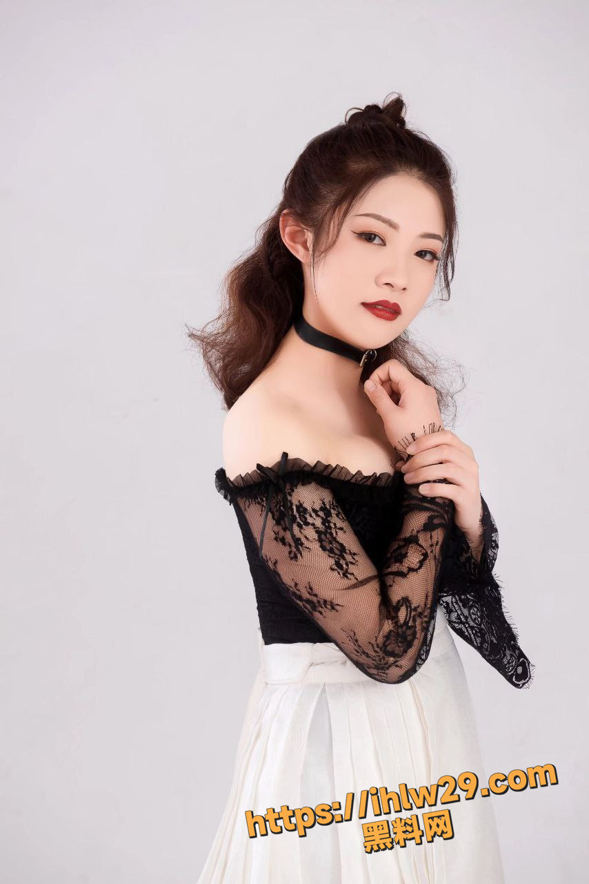 贵在真实 网友记录淫妻从新婚到熟女的转变 玩了这么多年 拿出来与各位狼友品鉴一下！