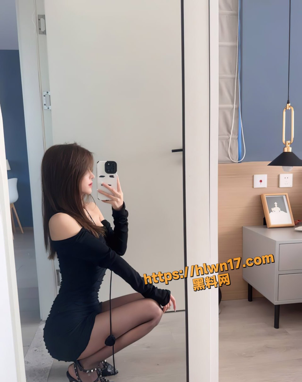 性感丝袜小保姆的诱惑白色内裤和整双雪白修长的美腿 全无保留地呈现在我眼前 灼热的液体在她的子宫！ 配图