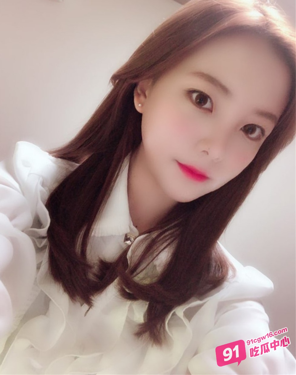 盐城师范学院学生妹杨梦露偷看黄片无师自通 自主开发自慰功能 揉奶抠穴宿舍发骚 配图4