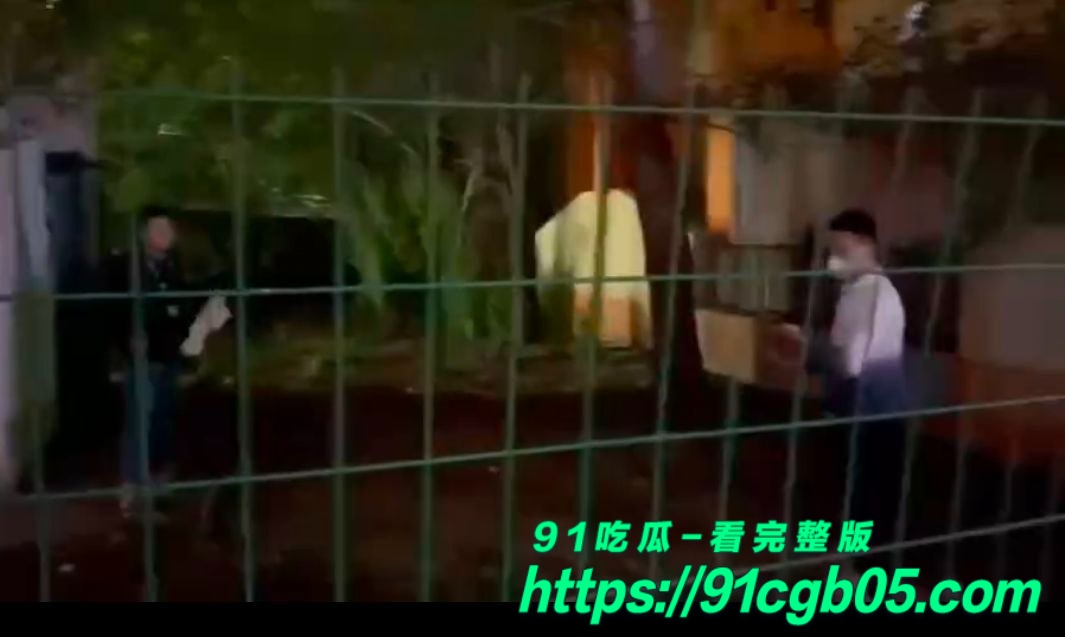 精神小伙半夜相约刀战 打的真猛啊9