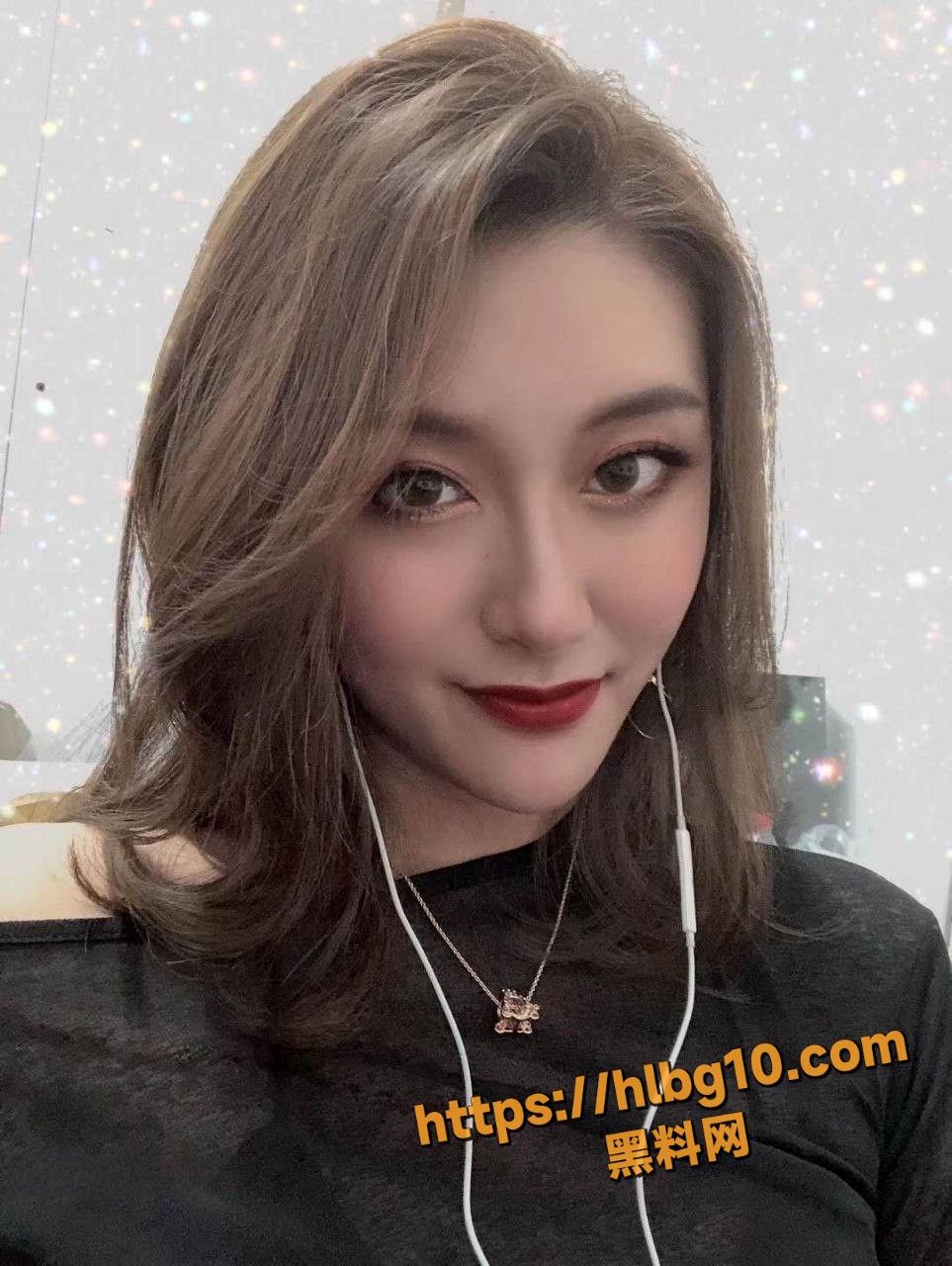 浙江高颜值美女车模 赵琴 制服丝袜诱惑金主 露脸口交爆操视频流出！