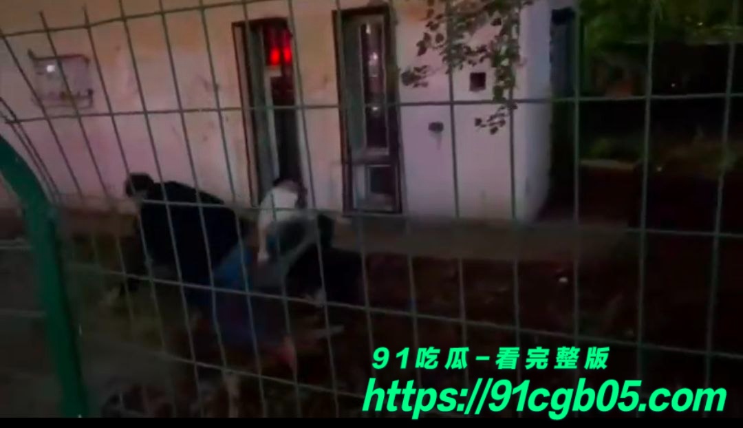 精神小伙半夜相约刀战 打的真猛啊6