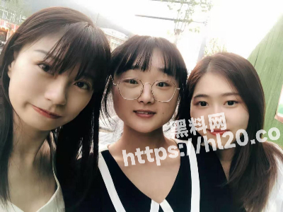 重庆邮电大学00年骚女【谢伊玲】戴着眼镜十分文静老实的小妹妹，自慰视频流出 后面附赠联系方式！