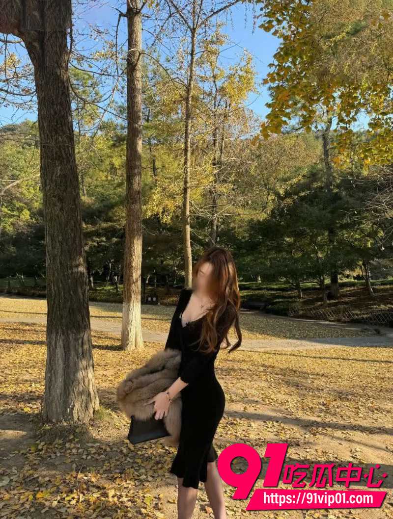 海角社区家庭乱伦大神 尤物负债小嫂子 语音宠粉互动第三期