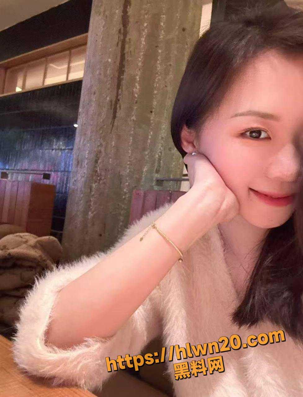 珍惜美好时光 别让母狗变老了 湖南95后反差骚货 唐雪琳 穿旗袍勾金主操逼视频泄密曝光！