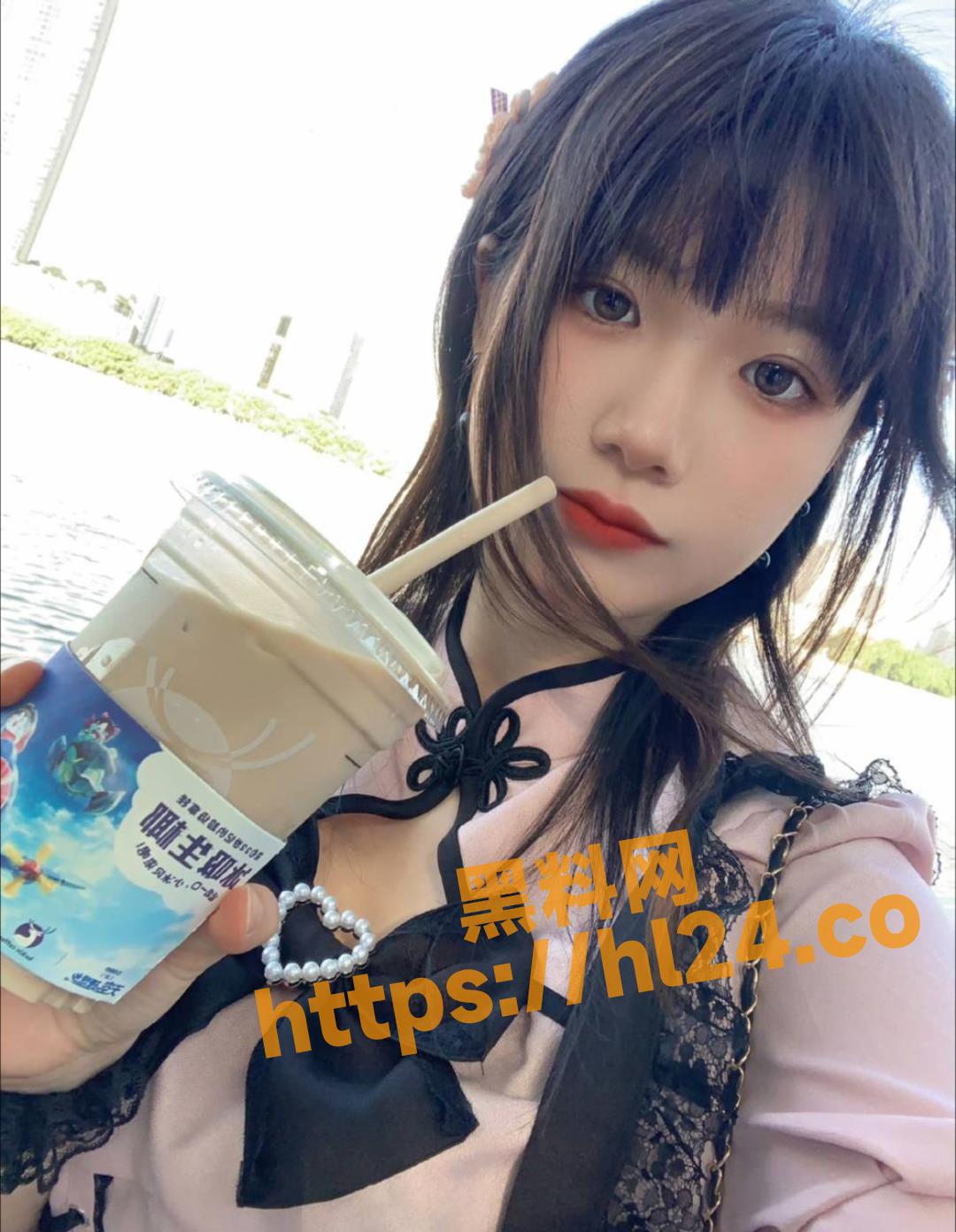 包养的巨乳大学生 这奶子看着就爽啊 干起来晃的我头晕眼花的