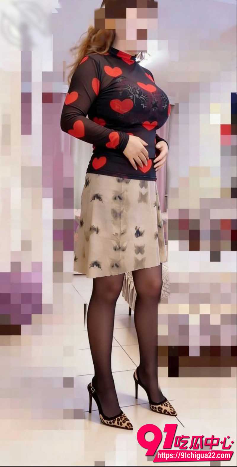 海角大神用性爱回馈母爱 情趣骚妈把儿子拉上床进行性教育 被儿子大屌无套狂插骚穴!