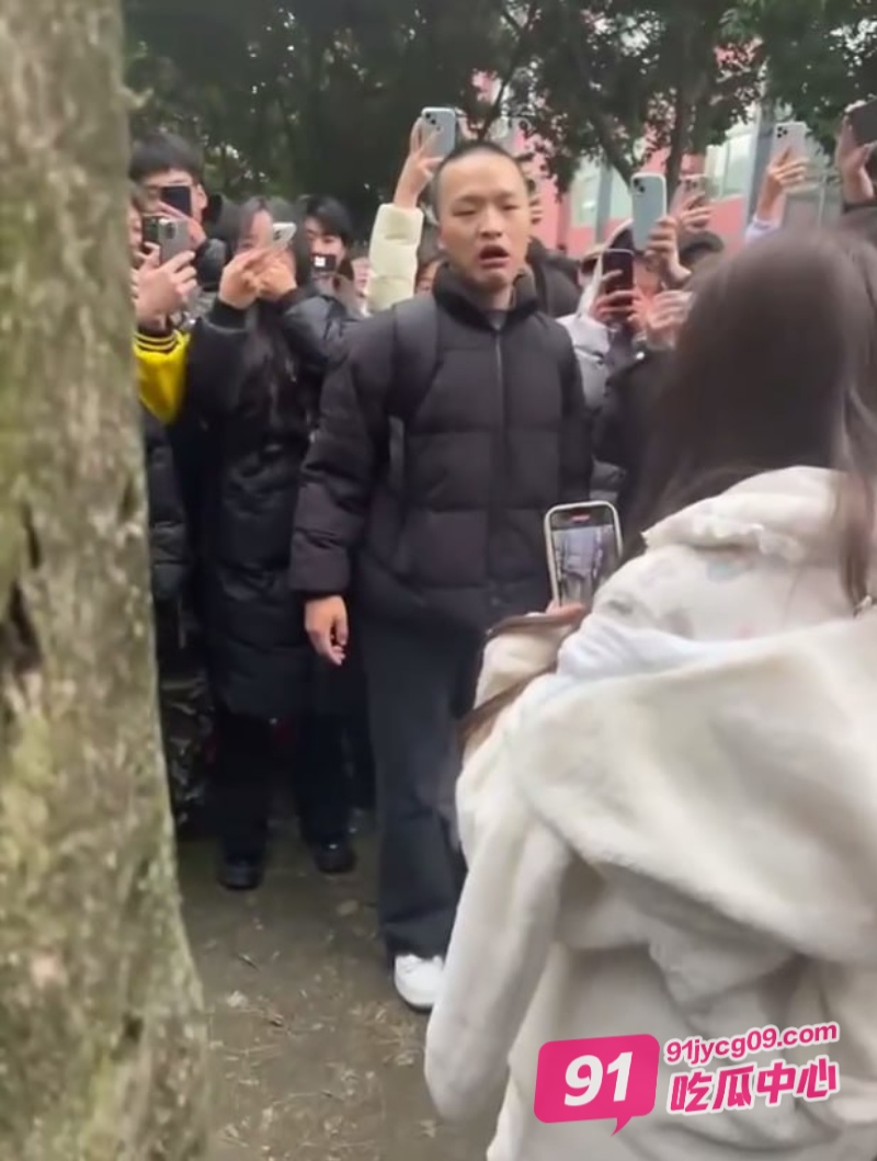 成都托普学院 纯爱战神被绿 现场哭诉导致大量学生围观嘲笑 配图6