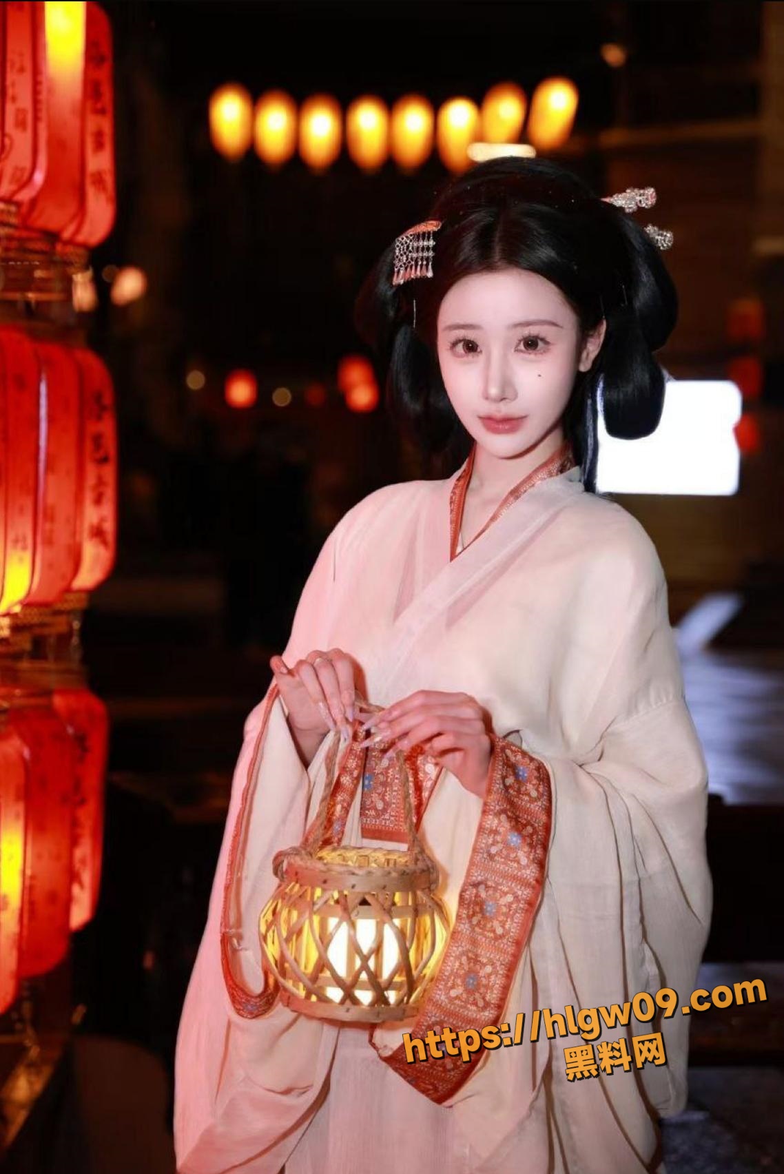 神颜少女 超高颜值素人校花做爱自慰视频 反差校花私底下竟然是母狗一只！